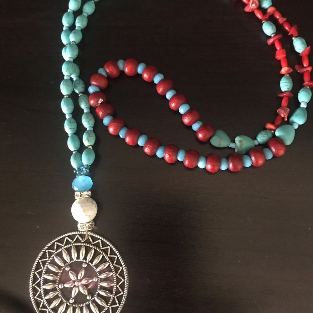 Yogamarebyzeze necklace